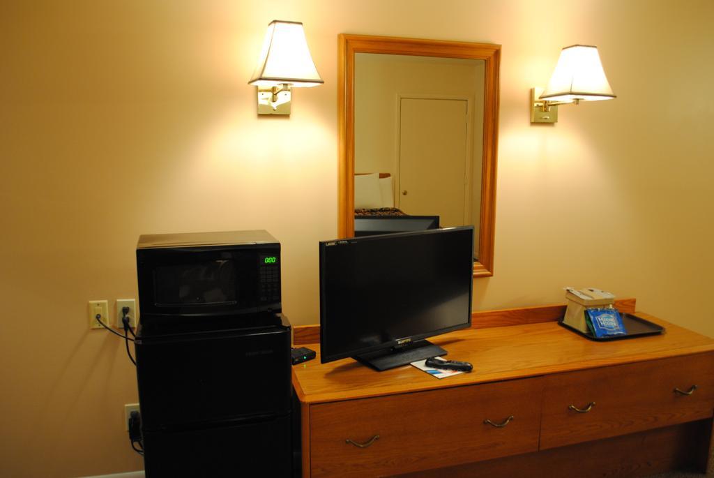 Camp Inn Lodge Oscoda 객실 사진