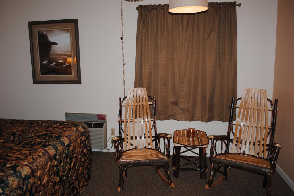 Camp Inn Lodge Oscoda 객실 사진