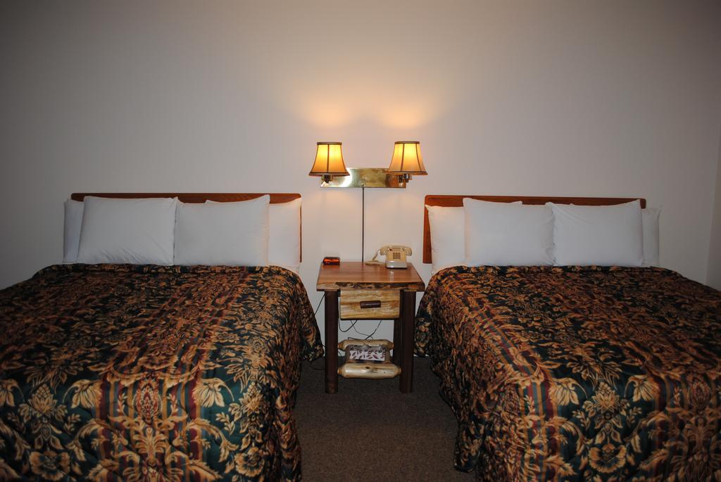 Camp Inn Lodge Oscoda 외부 사진
