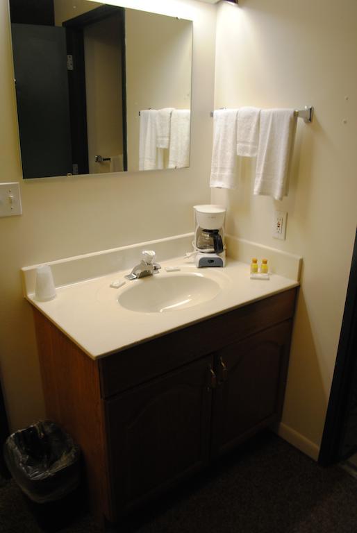 Camp Inn Lodge Oscoda 객실 사진